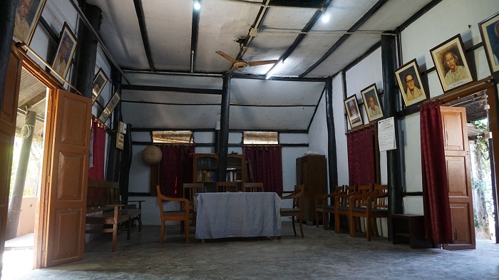 ক্লাব ঘৰ